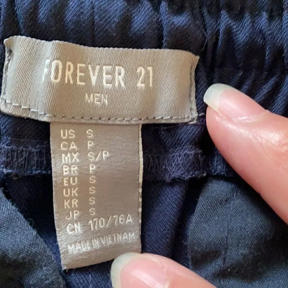 Men’s Forever 21 Navy cuffed pull on pants size S